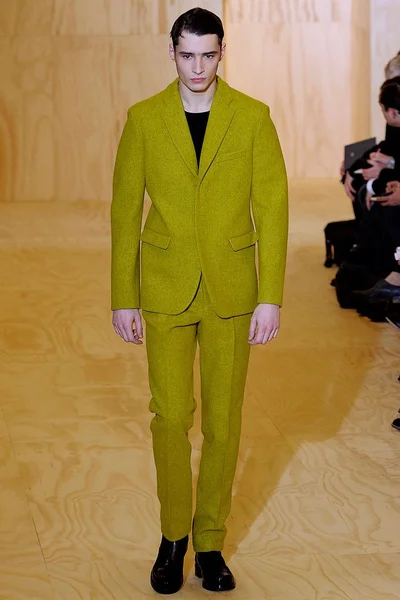 Look 4